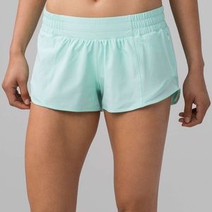 Lululemon Hotty Hot Shorts Toothpaste Size 6